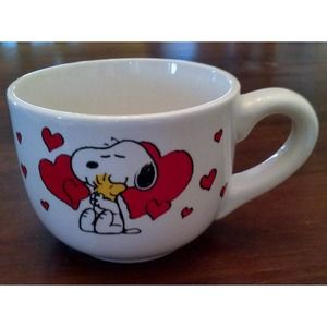 Snoopy & Woodstock Hugging Valentine Hearts Coffee Cup Mug